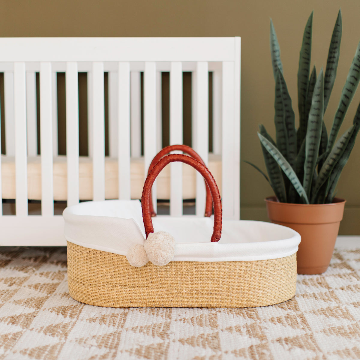 Cognac Handle<br>Perfectly Imperfect Moses Basket