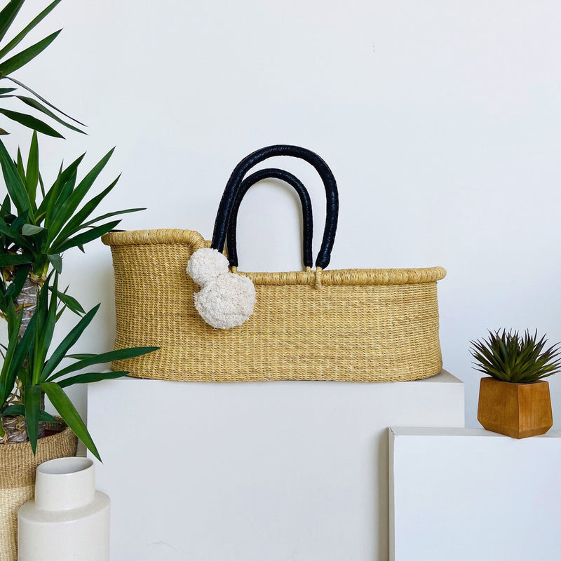 Wheatgrass<br>African Moses Basket<br>Black Handle